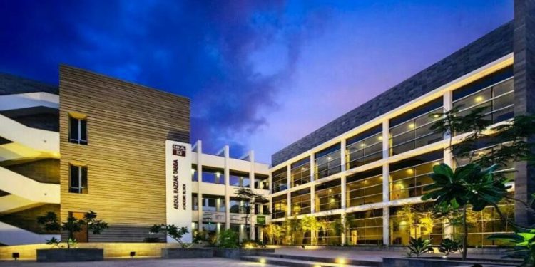 پاکستان میں بزنس ایجوکیشن کی 10 بہترین یونیورسٹیاں