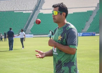 38 سالہ آصف آفریدی کا تاریخی ٹیسٹ ڈیبیو صبر و عزم کی شاندار مثال