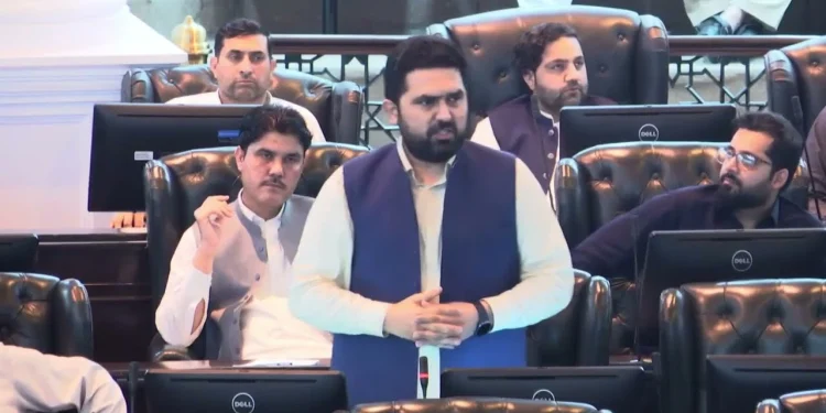 خیبر پختونخوا کے نئے نامزد وزیرِاعلیٰ سہیل آفریدی کون ہیں؟