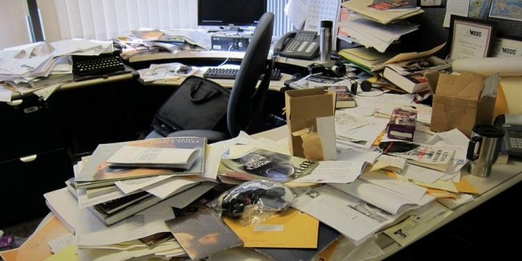 بکھرے ہوئے ڈیسک سے پیداوری کیوں متاثر ہوتی ہے