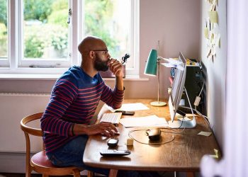 گھر سے کام کرتے ہوئے مؤثر رہنے کے لیے 7 اہم تجاویز