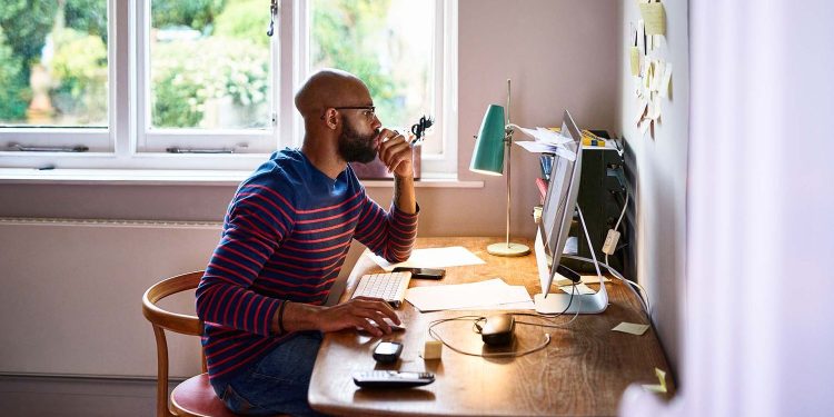 گھر سے کام کرتے ہوئے مؤثر رہنے کے لیے 7 اہم تجاویز