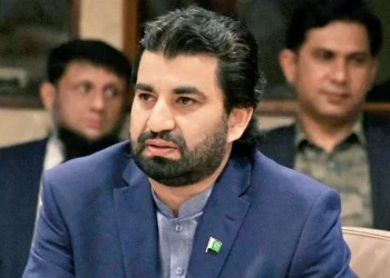 پارلیمنٹ سے اوبر تک: قاسم خان سوری کی داستانِ استقامت