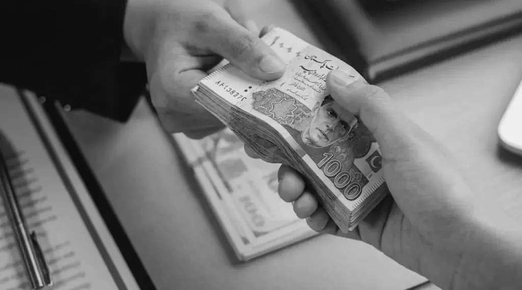 کراچی میں آرام دہ زندگی کے لیے تنخواہ