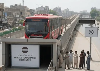 لاہور میٹرو بس سروس معطلی