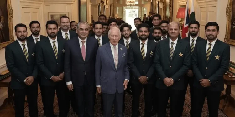 کنگ چارلس کی پاکستانی کرکٹرز سے ملاقات