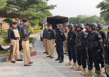 خیبر پختونخوا کے پولیس شہدا کے لیے پیکیج، گورنر نے امدادی رقم 15 ملین روپے کرنے کا اعلان کر دیا