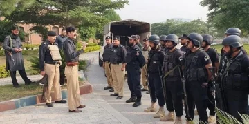 خیبر پختونخوا کے پولیس شہدا کے لیے پیکیج، گورنر نے امدادی رقم 15 ملین روپے کرنے کا اعلان کر دیا