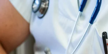 ڈاکٹروں کی مستقل ملازمتوں کا خاتمہ