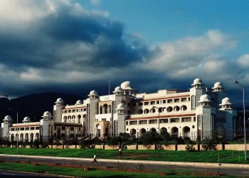 وزیراعظم آفس اور اسٹاف کالونی کے لیے 30 کروڑ روپے کی منظوری، ای سی سی فنڈز پریمیم پیکیج 