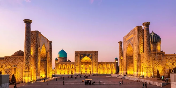 تاشقند صدارتی فرمان کا نفاذ، ازبکستان نے غیر ملکی ملازمین کے ایکریڈیٹیشن کارڈز کے لیے تنخواہ بڑھا دی