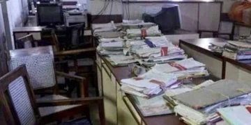 کراچی سائٹ لمیٹڈ میں چھاپہ، غیر حاضر اور دیر سے آنے والے ملازمین کے خلاف انضباطی کارروائی کا حکم
