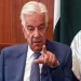برطانوی وزیر خارجہ کے بیٹھنے کے انداز پر خواجہ آصف کا طنز