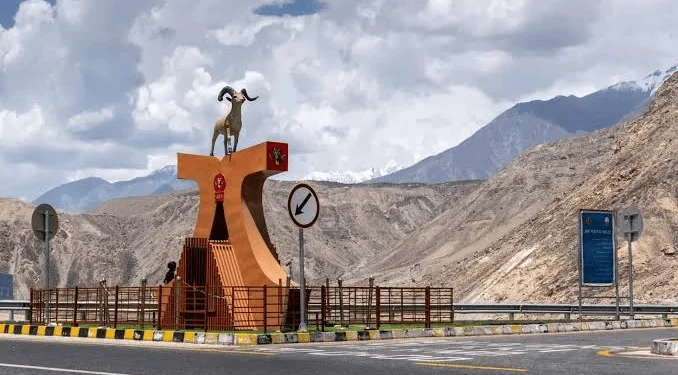 گلگت بلتستان میں پاک فوج کا معاشی سنگِ میل، استور اور سکردو کو ملانے والی شاہراہ کامیابی سے مکمل