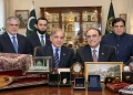 توشہ خانہ ریکارڈ: صدر اور وزیراعظم کے قیمتی تحائف پبلک